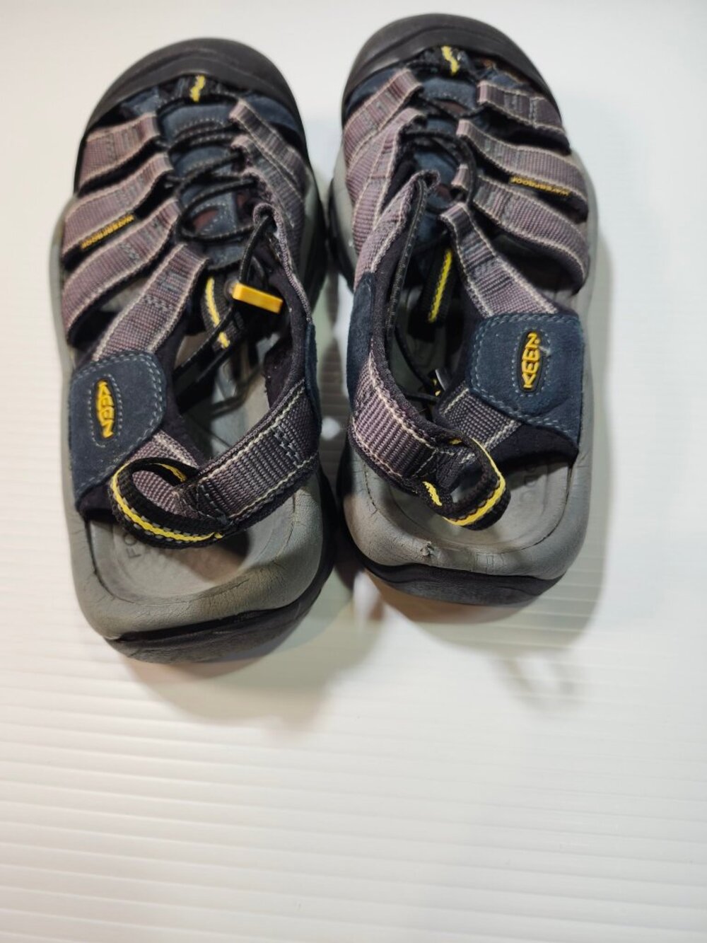 KEEN Newport H2 Gray Black Hiking Sandals Womens 9.5